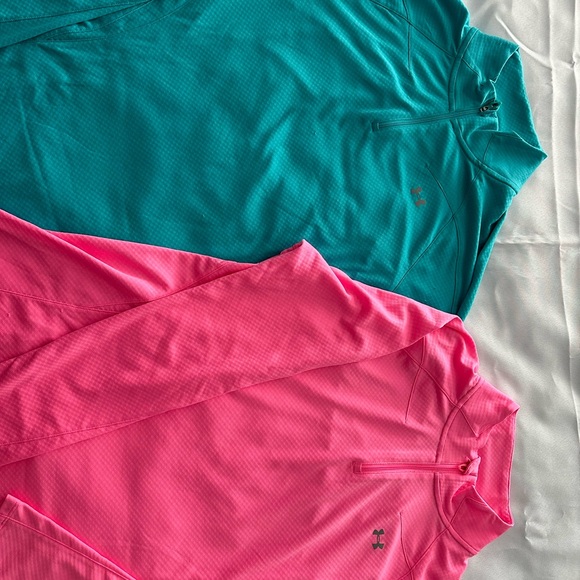 Under Armour women’s heat gear XL pull over shirts - 2 total - Picture 2 of 9